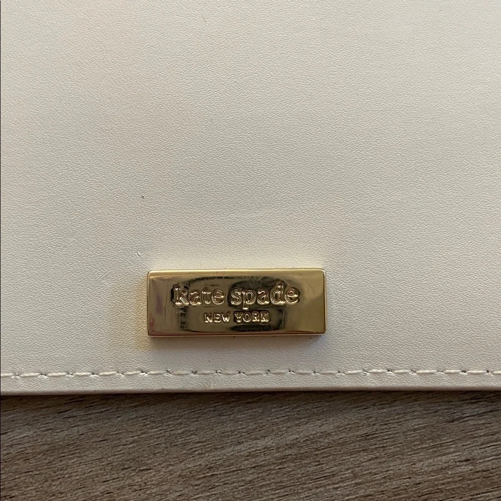 Kate Spade Sweet Pea wristlet bag - Picture 3 of 6